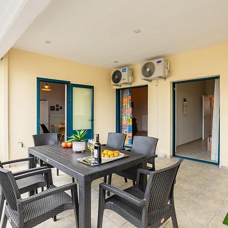 Jason City Escape - Cozy Urban Gem Kalamata Bagian luar foto