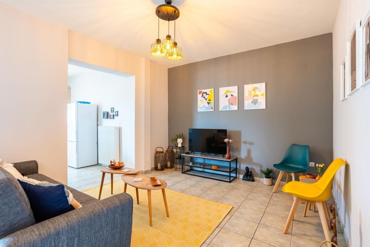 Jason City Escape - Cozy Urban Gem Kalamata Bagian luar foto