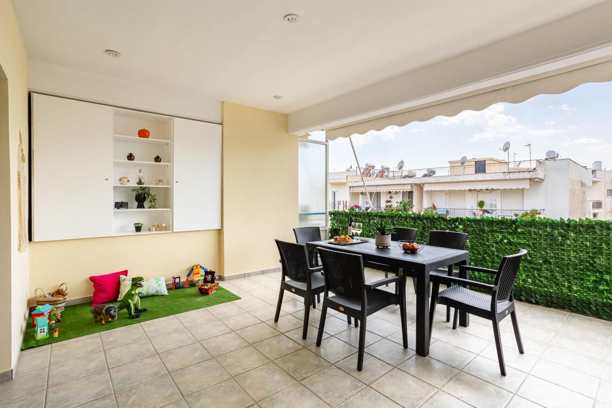 Jason City Escape - Cozy Urban Gem Kalamata Bagian luar foto